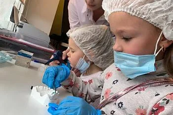 За год уроки здоровья в Городской детской стоматологической поликлинике посетило более трехсот ребят